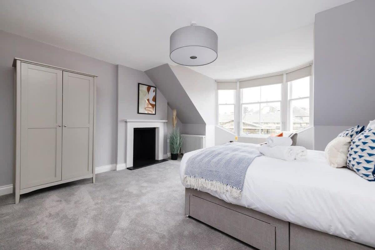 Dragon Suites - City Centre Castle View 1 Bed Apartment Edimburgo Exterior foto