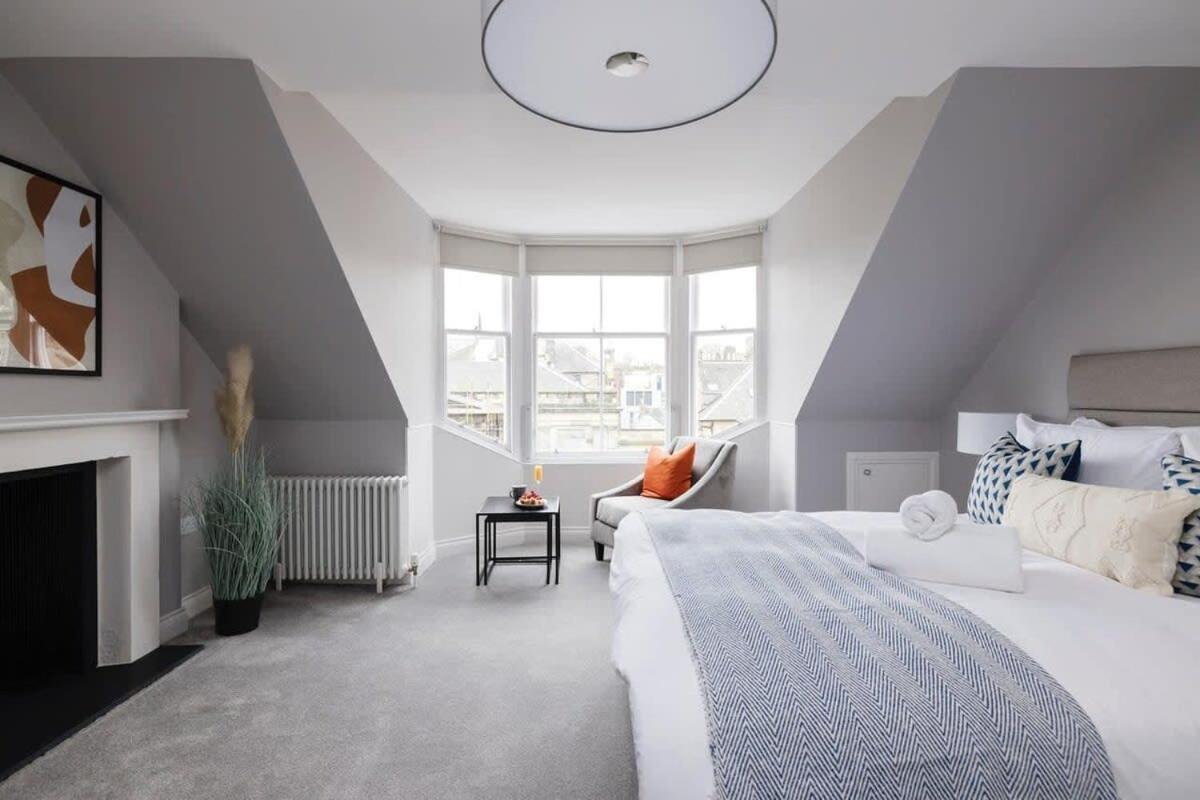 Dragon Suites - City Centre Castle View 1 Bed Apartment Edimburgo Exterior foto