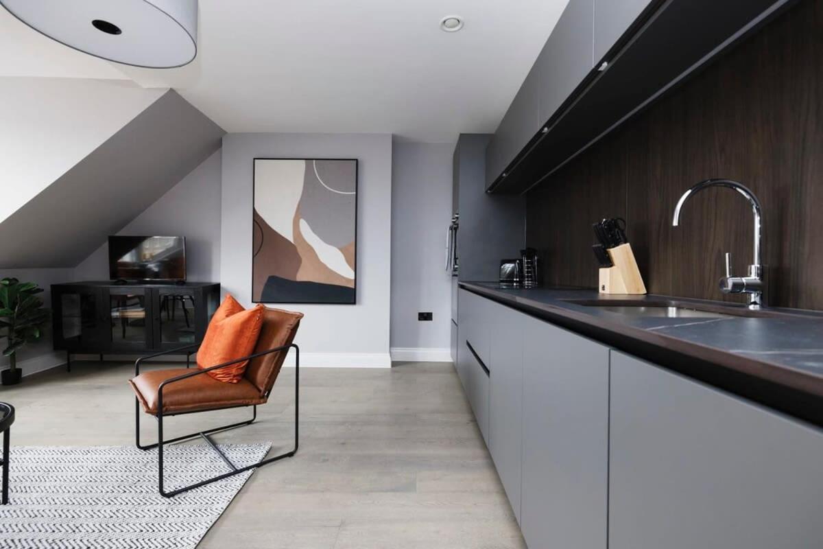 Dragon Suites - City Centre Castle View 1 Bed Apartment Edimburgo Exterior foto